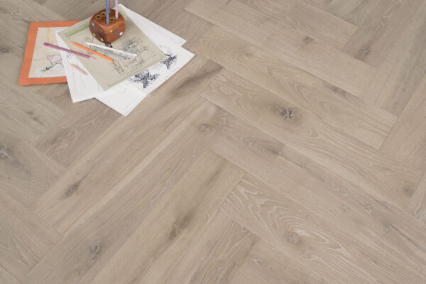 Паркет елка COSWICK Английская елка (90°) Дуб Серое дерево (Grey Wood) Оттенки серого (Grеy Shadow collection) Масло шелковое ультраматовое Таверн Венгерская елка 1171-4833-20