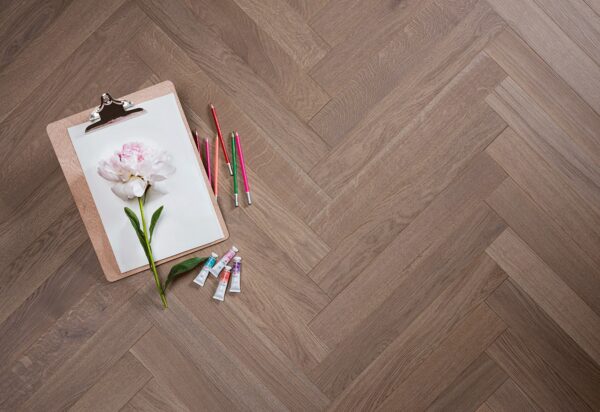 Паркет елка COSWICK Английская елка (90°) Дуб Серый шпинель рустикальный (Spinel Grey Rustic) Оттенки серого (Grеy Shadow collection) Масло шелковое ультраматовое 1 Коммон Венгерская елка 1171-3867-20